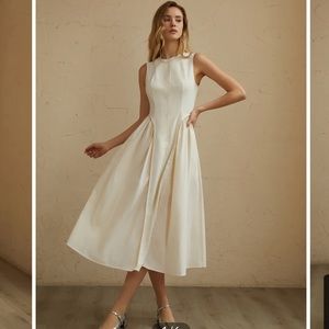 Commense Sleeveless Pleated Midi Dress
